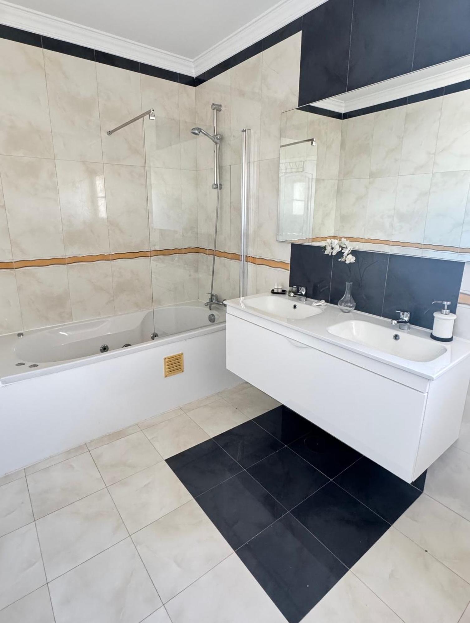 Villa Bonita Guesthouse Albufeira Old Town Екстериор снимка